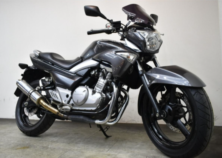 SUZUKI  GSR250  2012