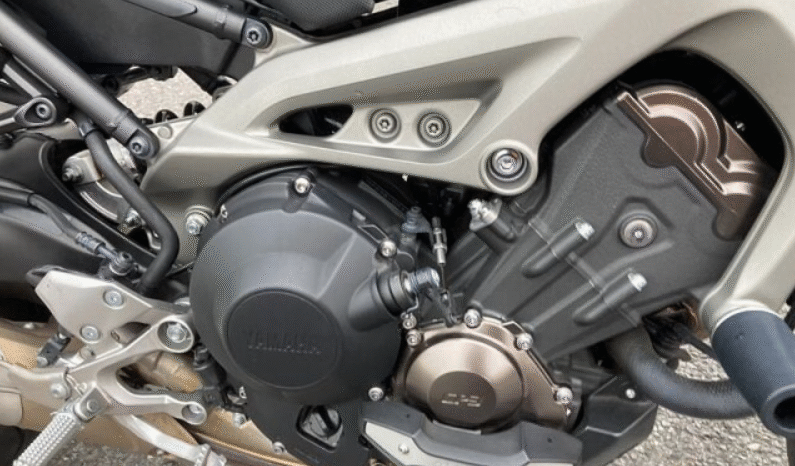 
								YAMAHA  MT-09  2014 full									