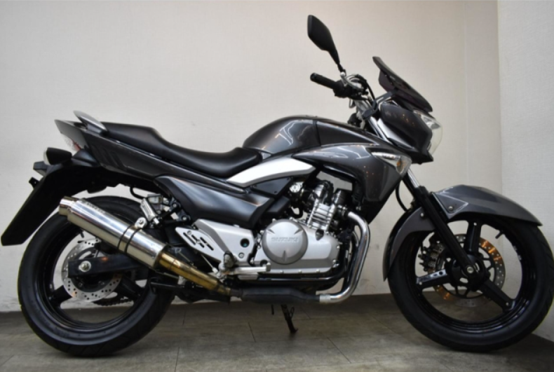 SUZUKI  GSR250  2012