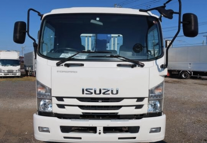 
								ISUZU  Forward   2015 full									