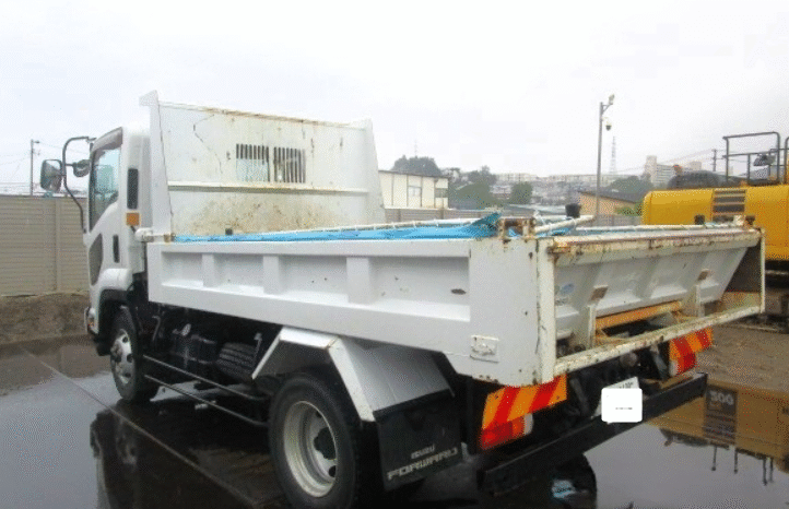 
								ISUZU  Forward  2017 full									