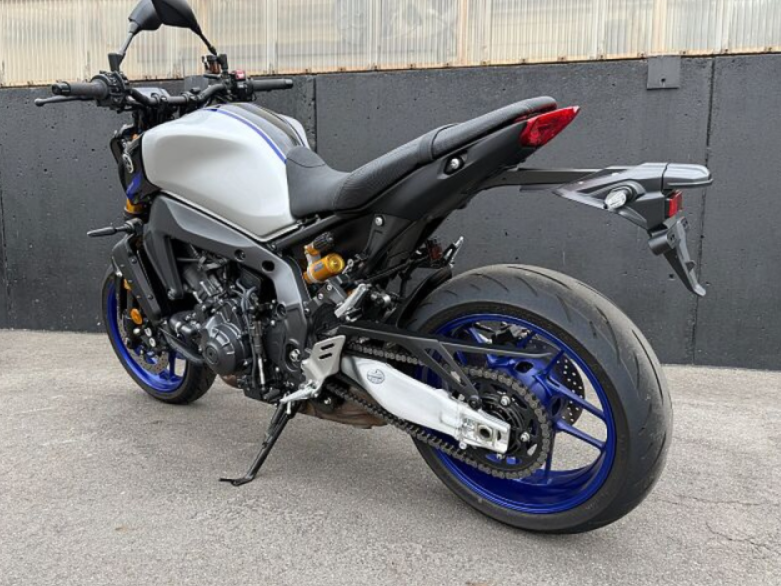 YAMAHA  MT-09  2022