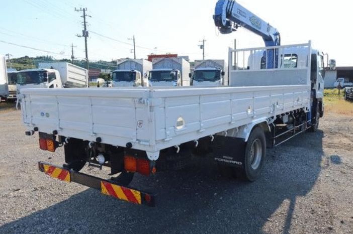 
								ISUZU  Forward   2015 full									