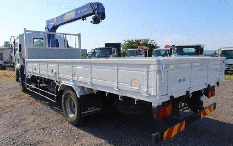 
								ISUZU  Forward   2015 full									