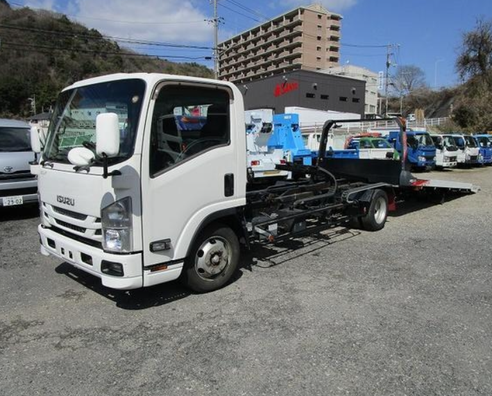 ISUZU  Elf 2018