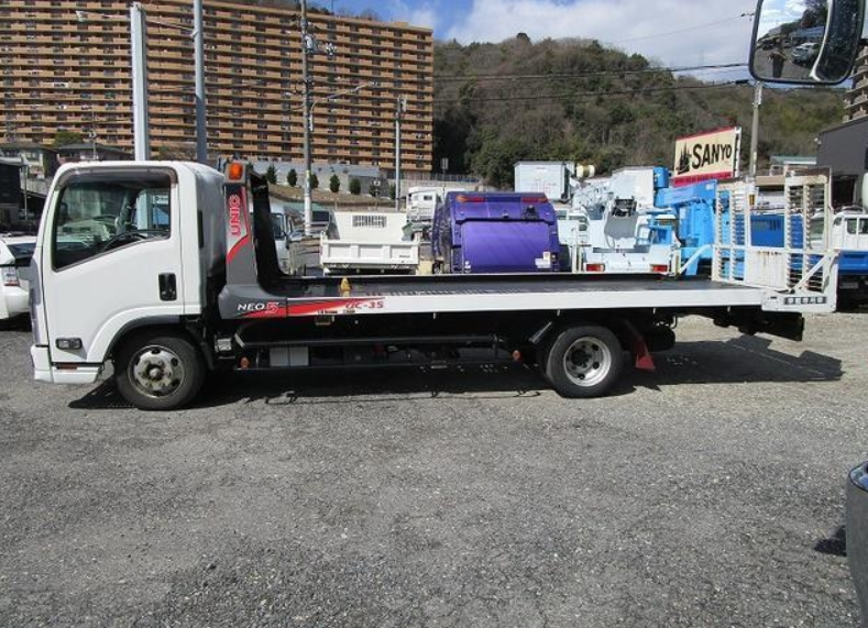 ISUZU  Elf 2018