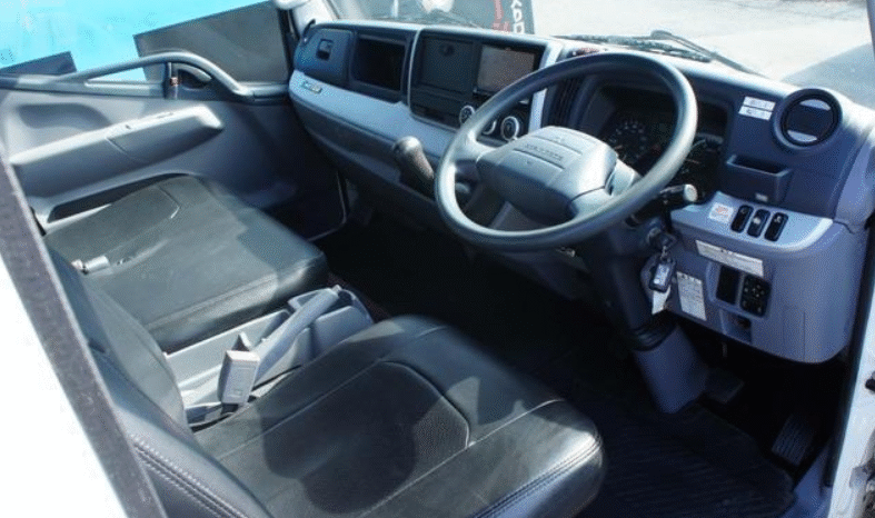 
								MITSUBISHI  Canter  2013 full									