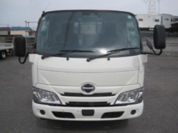 Hino Dutro  2020