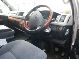 
										TOYOTA  HIACE COMMUTER 2011 full									