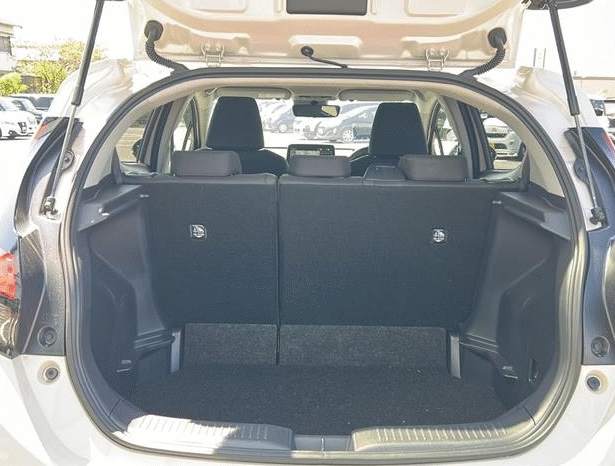 
								TOYOTA  AQUA  Z 2024 full									