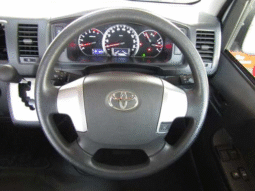 
										TOYOTA  HIACE COMMUTER 2019 full									