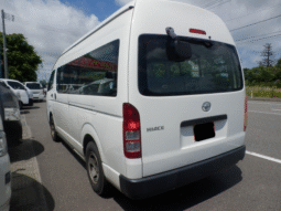 
										TOYOTA  HIACE COMMUTER 2019 full									