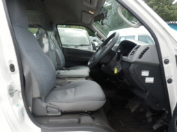 
										TOYOTA  HIACE COMMUTER 2019 full									