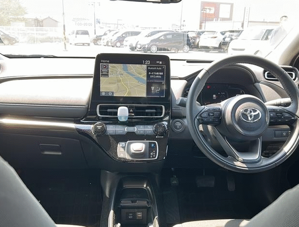 
								TOYOTA  AQUA  Z 2024 full									