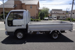 NISSAN    Atlas    2004