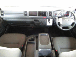 
										TOYOTA  HIACE COMMUTER 2019 full									