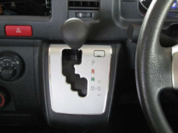 
										TOYOTA  HIACE COMMUTER 2019 full									