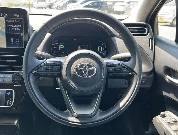 
								TOYOTA  AQUA  Z 2024 full									