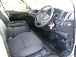 
										TOYOTA  HIACE COMMUTER 2019 full									