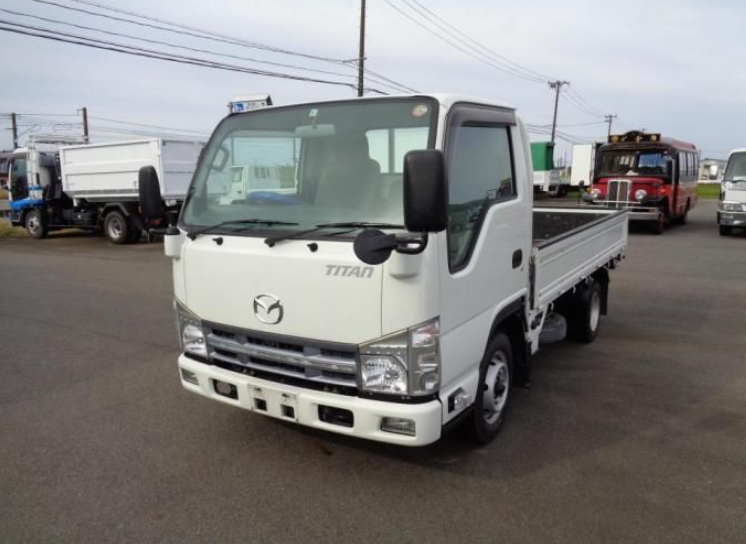 Mazda   Titan  2013