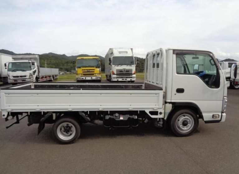Mazda   Titan  2013