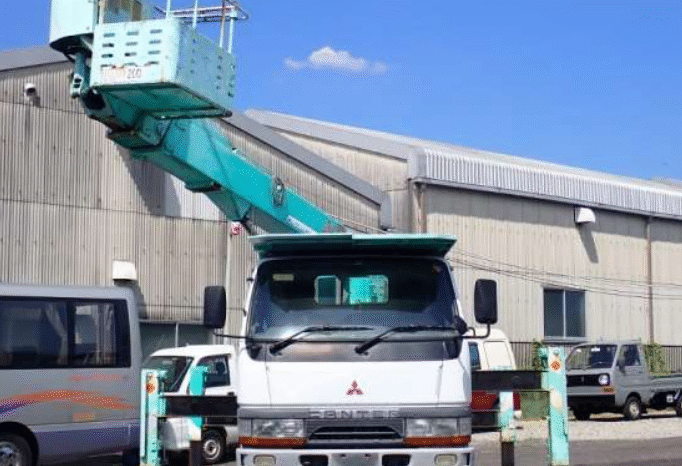 
								Mitsubishi   Fuso  Canter  1999 full									