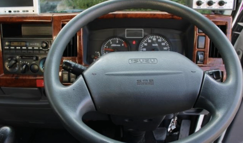 
								ISUZU    Elf   2011 full									
