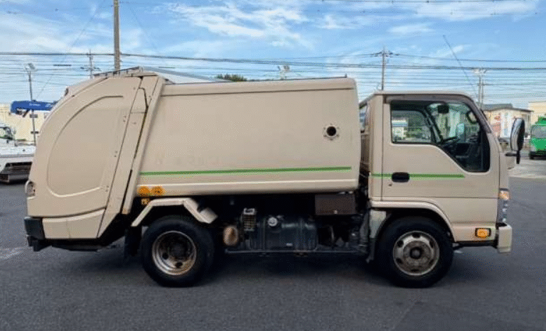 
								ISUZU    Elf   2012 full									