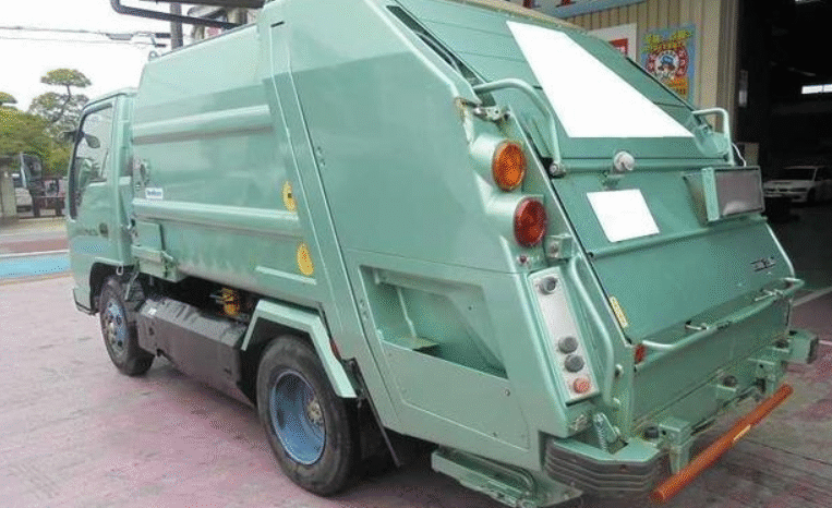 
								Nissan  Atlas   2002 full									