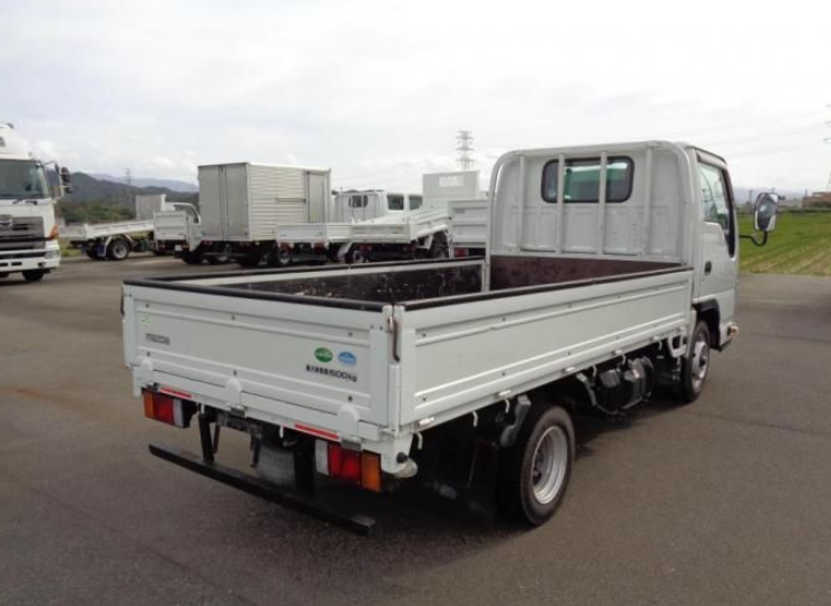 Mazda   Titan  2013