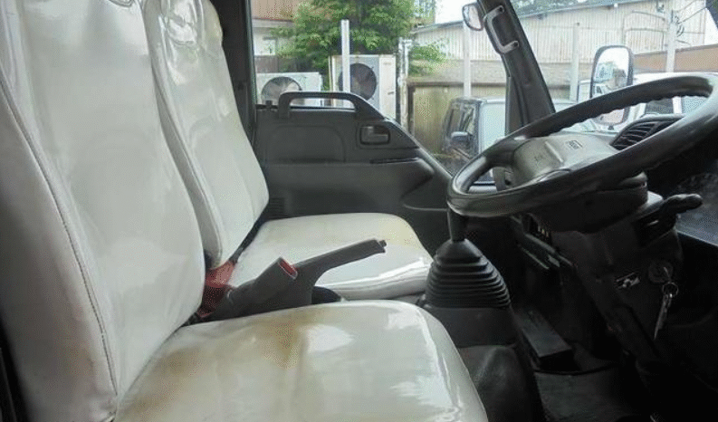
								Nissan  Atlas   2002 full									
