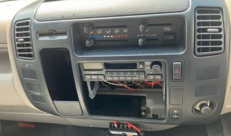 
								TOYOTA    Dyna   2010 full									