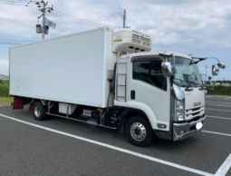 ISUZU    forward    2015