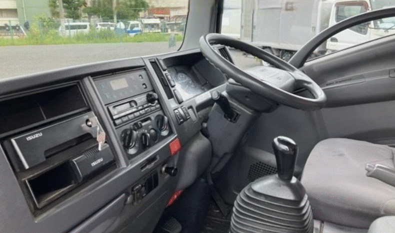 
								ISUZU   Elf    2012 full									