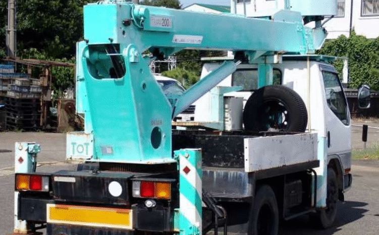 
								Mitsubishi   Fuso  Canter  1999 full									