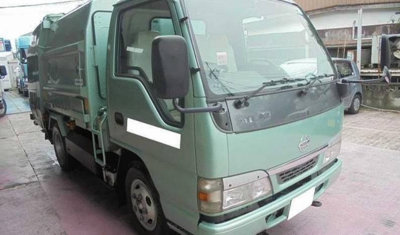
								Nissan  Atlas   2002 full									