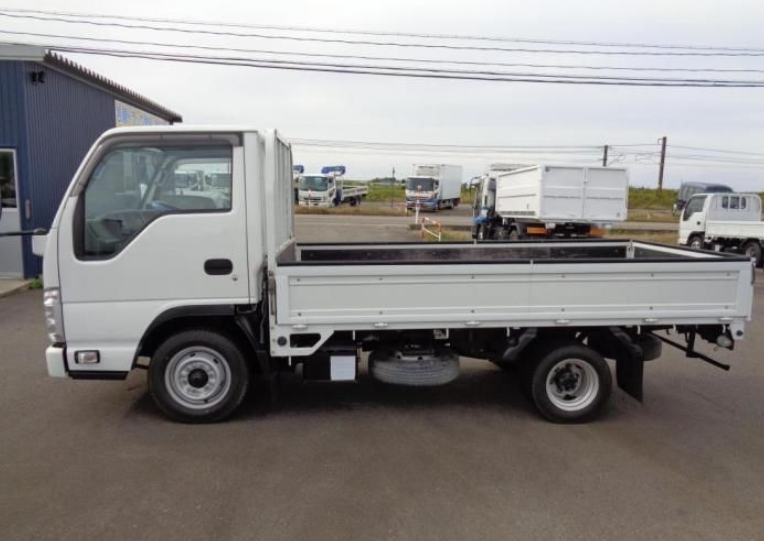 Mazda   Titan  2013