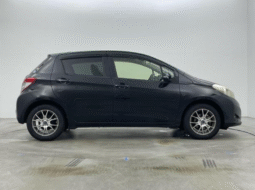 TOYOTA  Vitz  2013