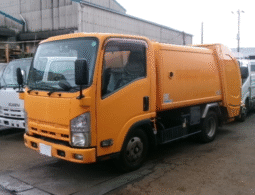 ISUZU  ELF  2013
