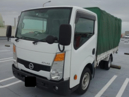 NISSAN  ATLAS  2010