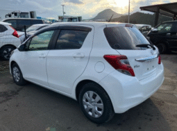 TOYOTA   Vitz   2014