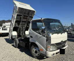 HINO  DUTRO  DUMP  TRUCK  2013