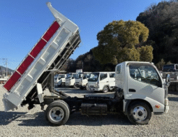 HINO  DUTRO  DUMP  TRUCK  2013