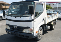 HINO  DUTRO  2011