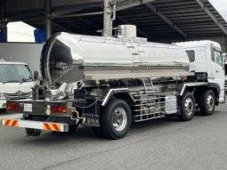 NISSAN  DIESEL  QUON  2012