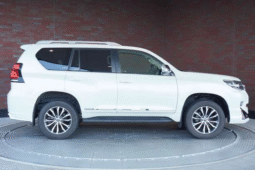 TOYOTA  LAND  CRUISER  PRADO  2019