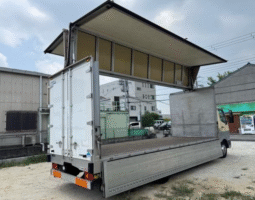 MITSUBISHI  FUSO  FIGHTER  2010