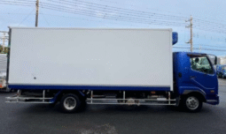 MITSUBISHI  FUSO  FIGHTER  2015