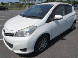 TOYOTA  VITZ  2012