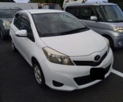 TOYOTA  VITZ  2013